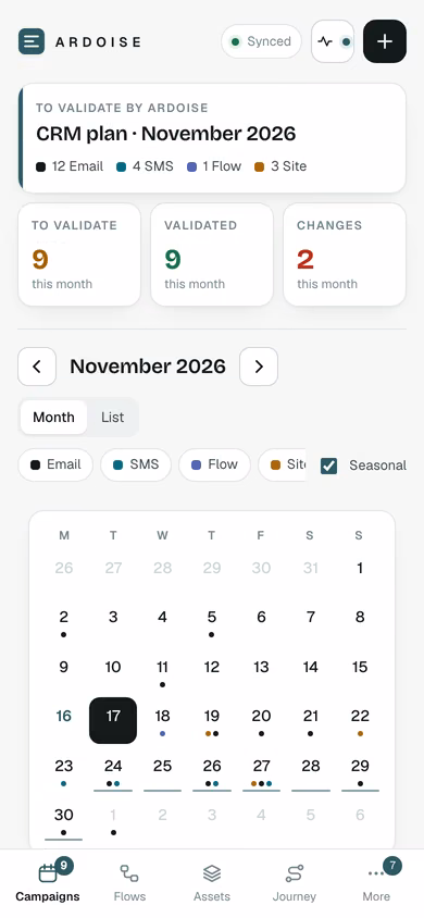 Le même espace client sur téléphone, avec le mini calendrier et la barre d'onglets.